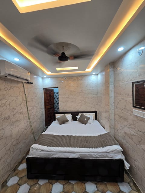 Deluxe Double Room | Desk, laptop workspace, free WiFi