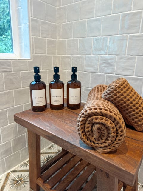 Bathroom amenities