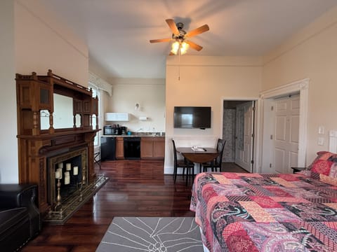 Suite #1 | Hypo-allergenic bedding, iron/ironing board, free WiFi, bed sheets