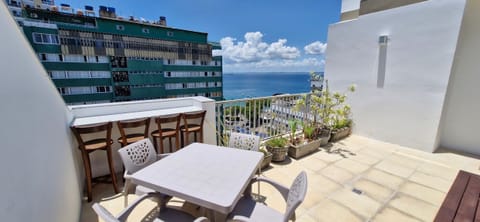 Apartment | Outdoor dining
