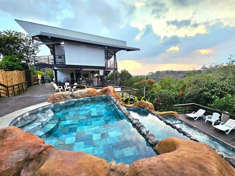 Cascading pools, reception & restaurant area
