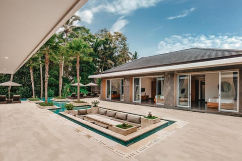 Premier Villa, 6 Bedrooms, Pool View | Courtyard view