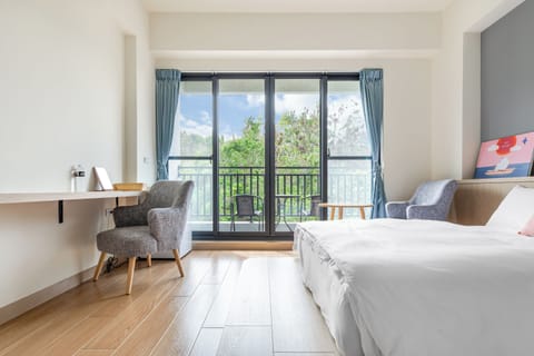 Twin Room with Balcony | Blackout drapes, free WiFi, bed sheets