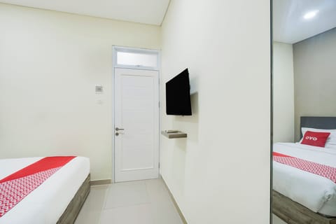 Deluxe Double Room | Desk, bed sheets
