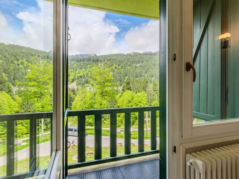 Interior Design, Home, Ceiling, Wood Stain, Hardwood, Window Treatment, Eco Hotel, Lamp, Picture Frame, Bedroom