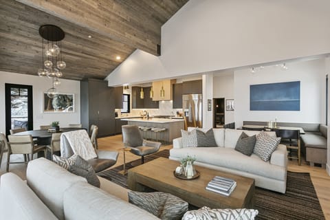 Home Decor, Indoors, Architecture, Building, Furniture