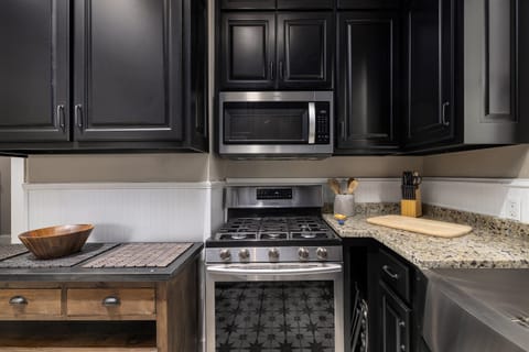 We provide a selection of quality knives and kitchen utensils for your cooking needs.