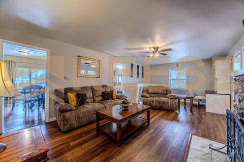 Large Seating Area