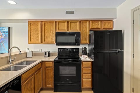 Standard Condo, 1 Bedroom, Non Smoking, Kitchen | Shared kitchen | Full-size fridge, microwave, oven, dishwasher