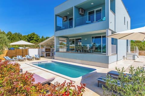 Holiday Home Swimming Pool