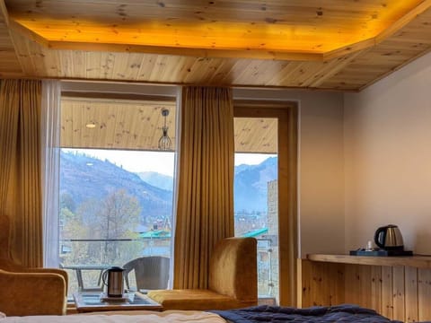 Royal Double Room, Mountain View | Laptop workspace, free WiFi