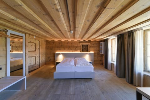 Triple Room | Free WiFi, bed sheets