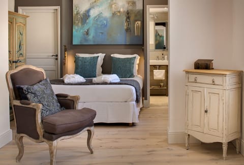 CLEMENT V  Spa & Fitness | Egyptian cotton sheets, premium bedding, in-room safe