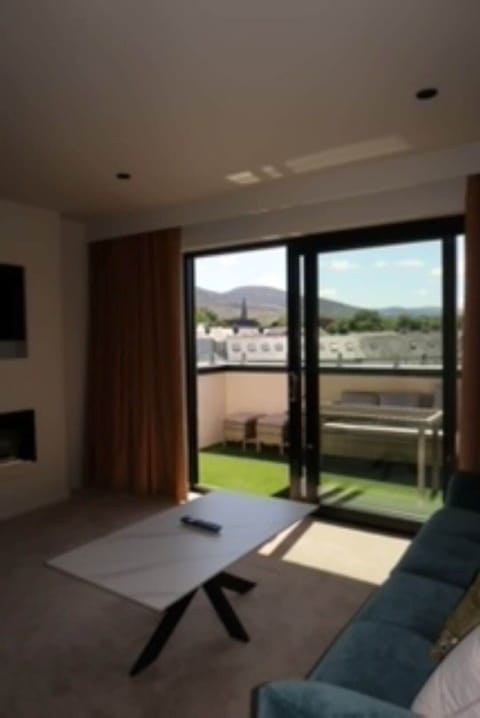 Luxury Suite, 1 King Bed | Terrace/patio