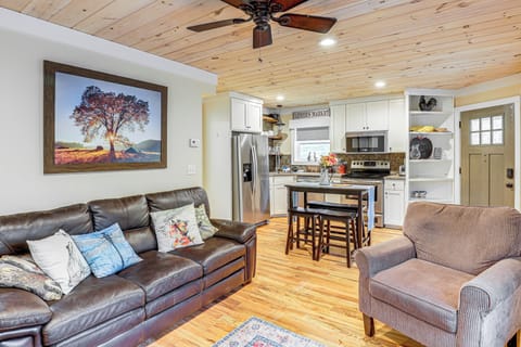 Cottage (2 Bedrooms) | Interior