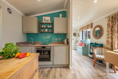 Hewie's Cottage: Well-appointed kitchen