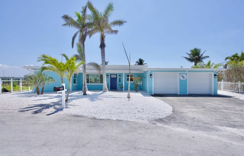 Welcome to Sunny Side Up! Newly renovated!!