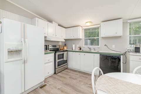 We offer a fully furnished kitchen for your cooking needs!
