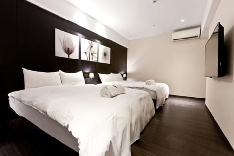 Standard Quadruple Room | Desk, free WiFi, bed sheets