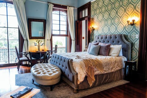 Superior Studio Suite, Balcony, City View | Iron/ironing board, free WiFi