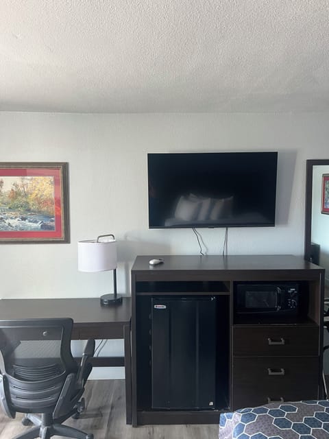 Deluxe Room, 1 King Bed with Sofa bed | Desk, laptop workspace, free WiFi