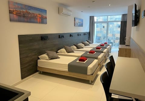 Bed for 5 persons (lower ground floor)