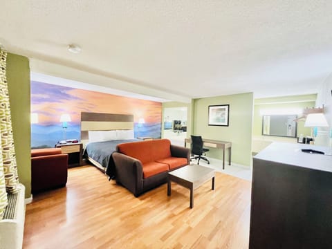 Superior Room, 1 King Bed, Non Smoking | Desk, laptop workspace, free WiFi, bed sheets