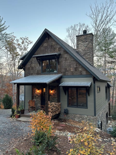 Welcome to Linville Hollow! 