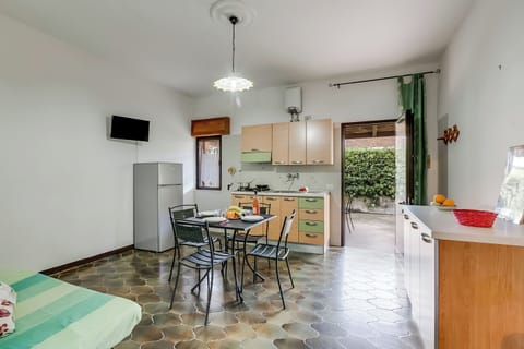 Kitchen and dining area