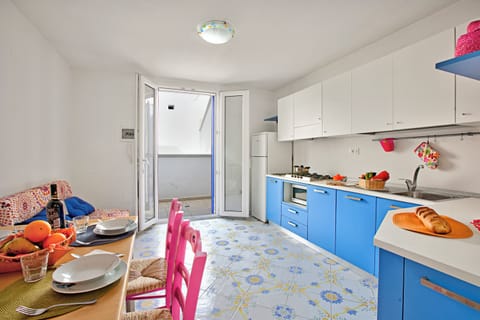 Kitchen and dining area