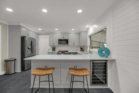 Kitchen | Dishwasher