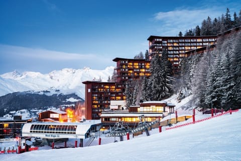 You will love the location of your accommodation - right at the foot of the pistes!