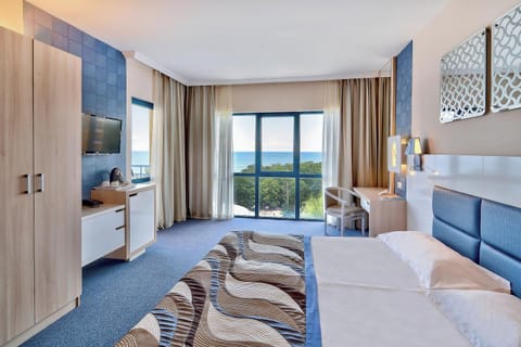 Standard Double Room, Partial Sea View (Free Aquapark Access) | Free minibar, desk, free cribs/infant beds, free WiFi