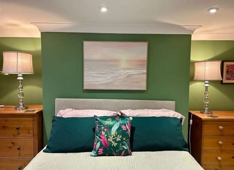 Main bedroom, King, single and trundle beds