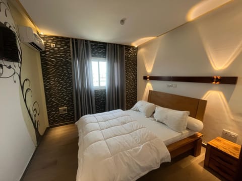 Deluxe Double Room | Desk, laptop workspace, iron/ironing board, free WiFi