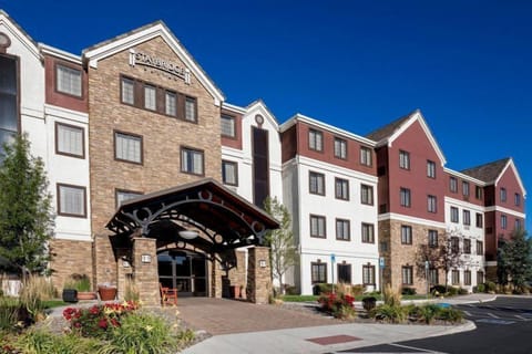 Arrive to our welcoming entrance with convenient covered drop-off.