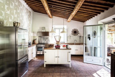 Villa, Garden View | Private kitchen | Fridge, microwave, oven, stovetop