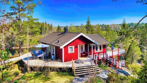 Holiday home by the lake - Tived - front view
