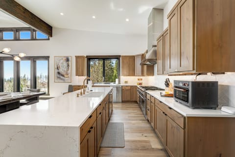 Spacious kitchen | Main Level