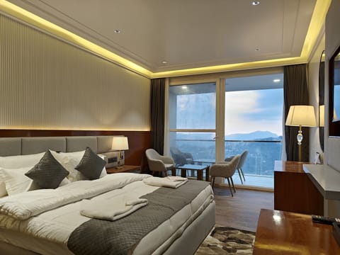 King Room | Free WiFi