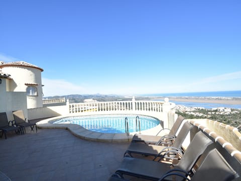 Holiday Home Swimming Pool