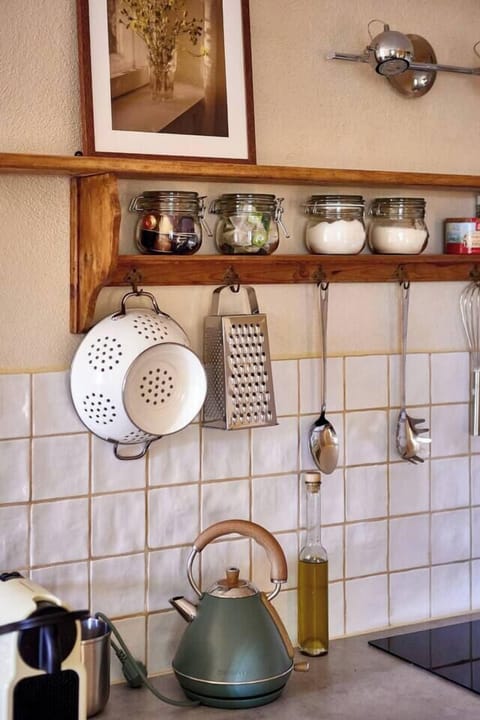 273f789d-8a4e-42a7-8a73-5d793fed576e