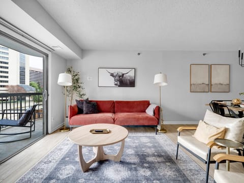 Picture yourself relaxing in this cozy living room, with plenty of space for you to stretch out and feel at home. Whether you’re catching up on your favorite shows or having a chat with friends, this room is all about comfort.