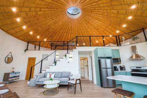 Watch the sunlight track throughout the day from the unique dome skylight!