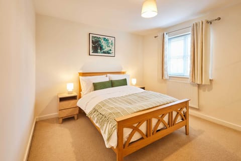 Happy Home, Burton upon Tyne - Host & Stay