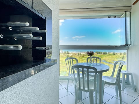 Apartment | Dining