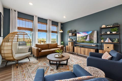 Unwind in this cozy and welcoming space with comfortable seating, a large smart TV, and beautiful mountain views through the oversized windows. The egg chair is a guest favorite for curling up with a good book or relaxing after a day of exploring.