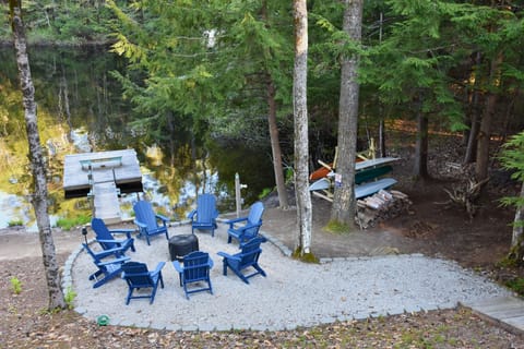 Back yard oasis ...enjoy the lake along with some S'Mores and laughs