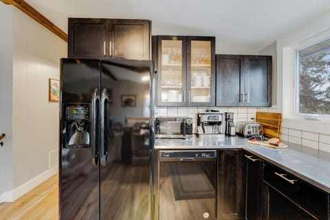 Designer Kitchen | Main Level