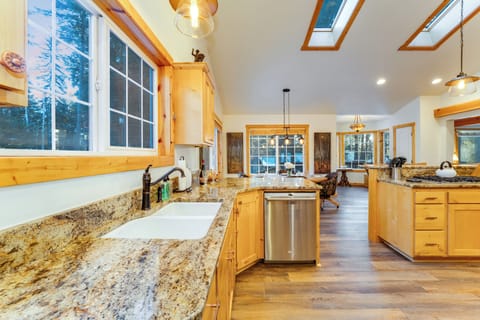 Beautiful Granite Countertops and Double Split Sink | Main Level